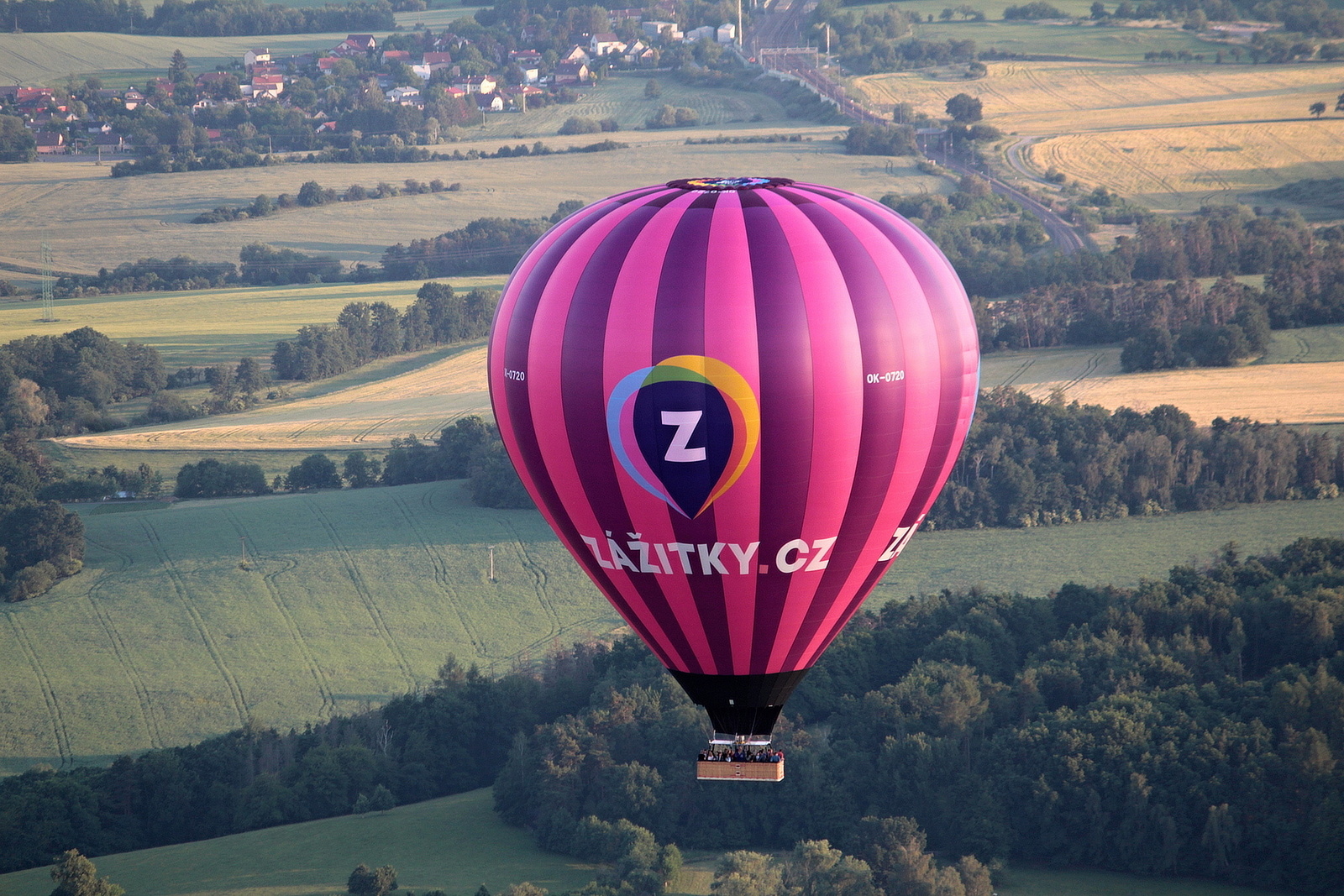 OBRAZEM: Největší balón ve střední Evropě premiérově odstartoval z Nesvačil  - Kolínský deník