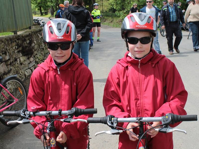 V Načeradci startoval v sobotu 18. května nejen osmý ročník Blanického cyklorytíře, ale slavilo se tam i znovuzískání statutu městytse a křtila se tam nová hasičská Tatra.