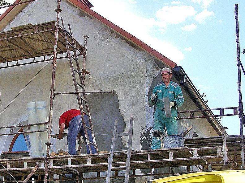 Kaplička poprvé ozdobí prostranství obce v květnu.  