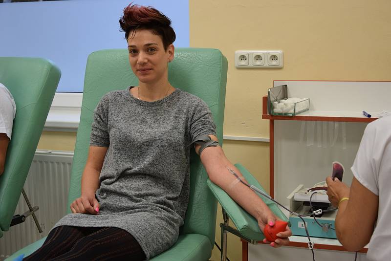 Darování krve podpořili hokejisté z Benešova.