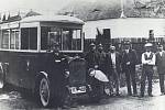 První autobus v Louňovicích pod Blaníkem.