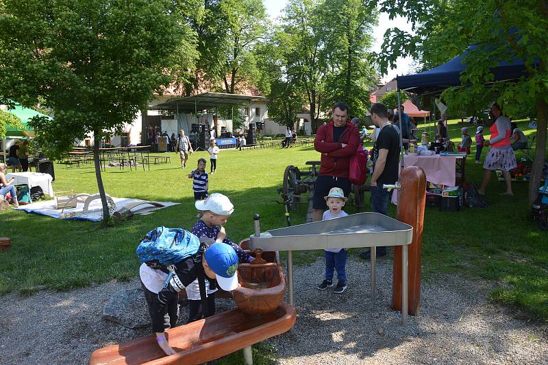 S lehkostí motýlka vybrali peníze na dobrou věc.