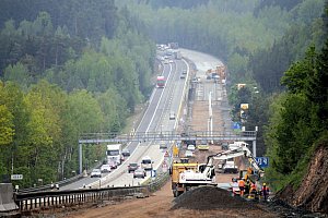 Dálnice D1 prochází rozsáhlou modernizací. Kvůli bezpečnosti při práci cestářů hlídají rychlost na zúžených úsecích kamery.