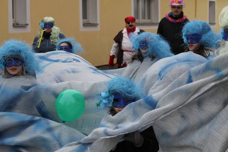 Masopustní rej oživil ulice Čechtic