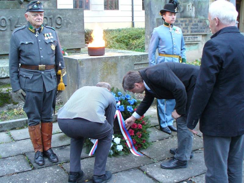 Také v Benešově si v pondělí 11. listopadu připomněli Den válečných veteránů.