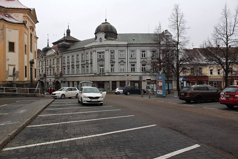 Výměna parkovacích čipů v centru Benešova.