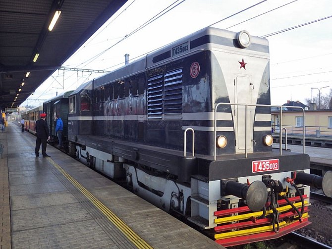 Historický vlak vyrazil do Třeboně.