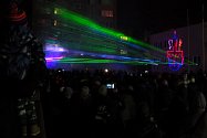 Laserová show na sázavském Náměstí Voskovce a Wericha.