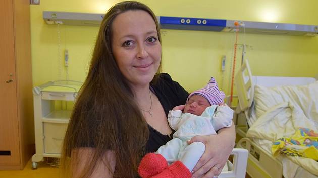 Ella Marečková se Anetě a Davidovi narodila v benešovské nemocnici 27. ledna 2023 v 1.54 hodin, vážila 3360 gramů. Doma v Říčanech na ni čekala sestřička Sabina (3,5).