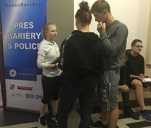 Akce Přes bariéry s policií.