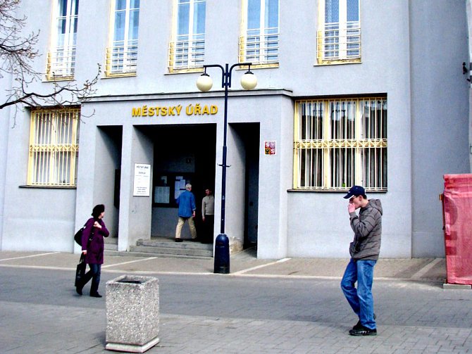 Budova B Městského úřadu v Benešově v bývalé Komerční bance.