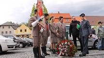 Pamětní plaketa zdobí od úterý 9. května rodný dům významného českého letce a armádního plukovníka Josefa Příhody.