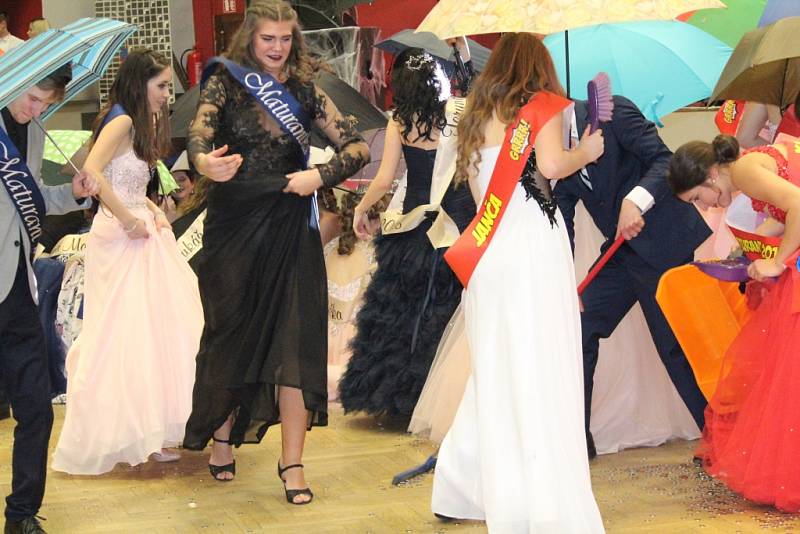 Maturitní ples OA Vlašim, 20. ledna 2018, KD Karlov.