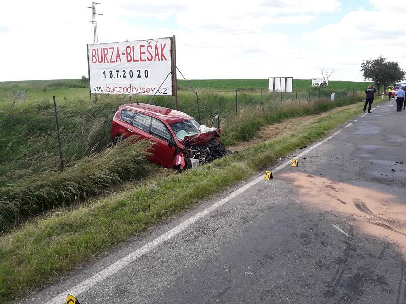 Dopravní nehoda na silnici II/111 u Divišova v pondělí 13. července 2020.