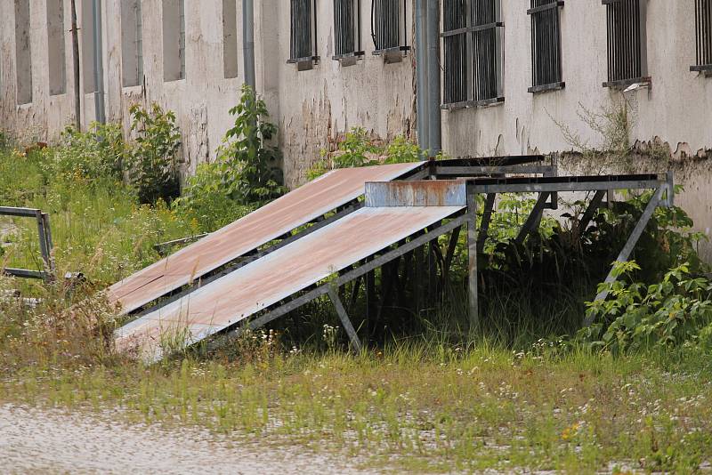 Táborská kasárna v Benešově. Do šrotu půjdou i prvky někdejšího skateparku v Dukelské ulici.