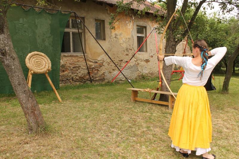 Ševcovský staročeský jarmark nabídl návštěvníkům zábavu, hry, muziku i různorodou nabídku stánkařů a řemeslníků.