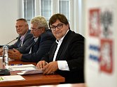 Gabriel Kovács (vpředu) se vzdal mandátu v krajském zastupitelstvu ve středu 13. října 2021.