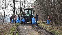 Dobrovolníci uklízeli o víkendu kolem Štěpánovského potoka.