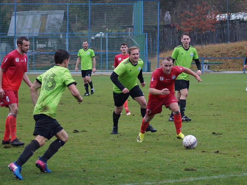 Utkání 12. kola I. A třídy, ve kterém domácí Votice porazily Nelahozeves 2:1.