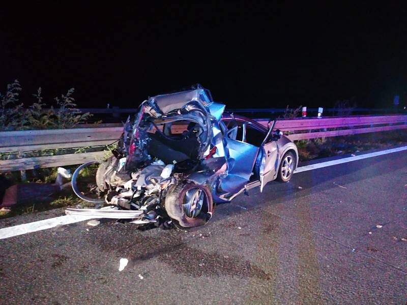 Na dálnici D1 došlo v noci na úterý ke třem nehodám, při kterých zemřely dvě osoby.
