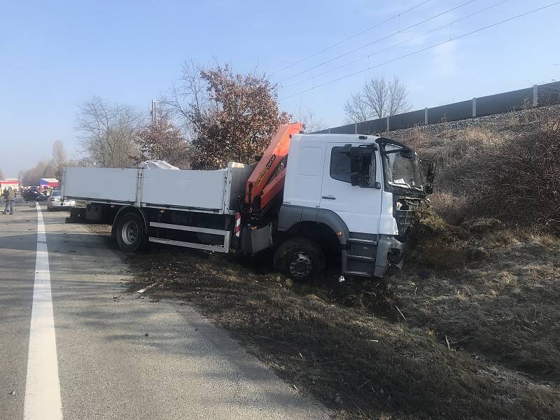 Tragická nehoda u Bystřice si vyžádala jeden lidský život.