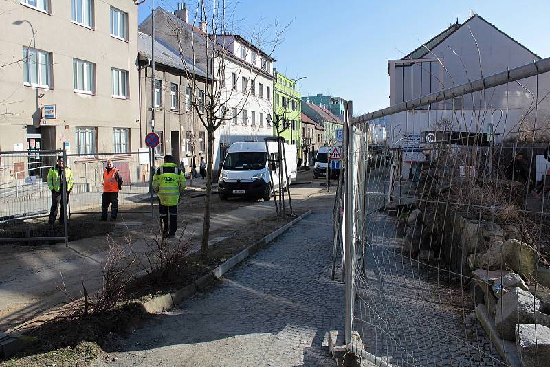 Revitalizaci Jiráskovy ulice v Benešově předchází rekonstrukce kanalizace.