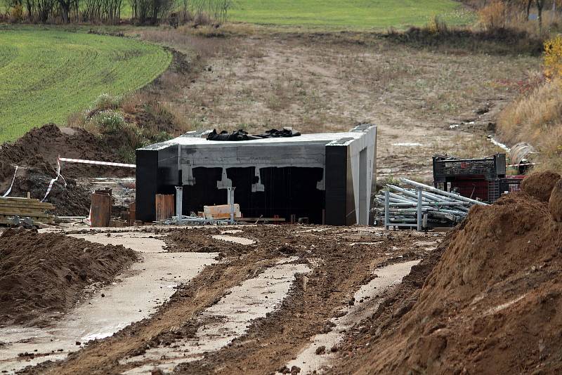 Z výstavby obchvatu Olbramovic, přeložky silnice I/3.