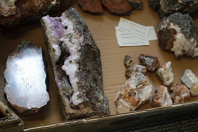 Minerálů mají v CSS Tloskov nashromážděných už tolik, že to vydá na muzejní expozice.