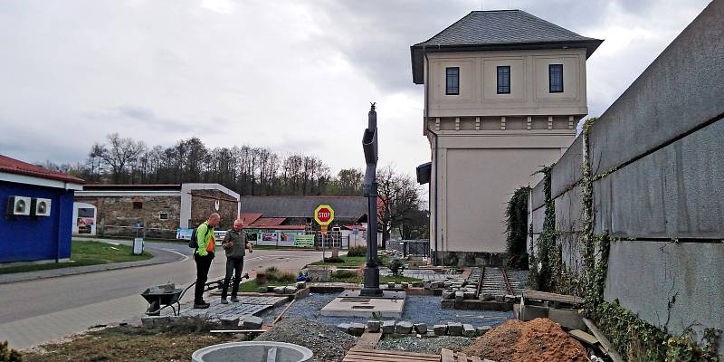 Z instalace pamětní desky připomínající první jízdu parního vlaku z Vídně do Čerčan.