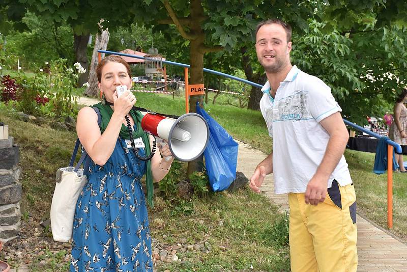 Výtěžek letošního festivalu CihlaFest půjde na opravu střechy Fary.