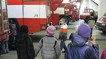 Exkurze dětí ze školní družiny ZŠ Jiráskova u benešovských profesionálních hasičů.