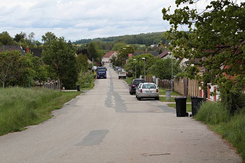 Páteřní cyklotrasa bude procházet od Opřetic také bystřickou ulicí Karla Nového.