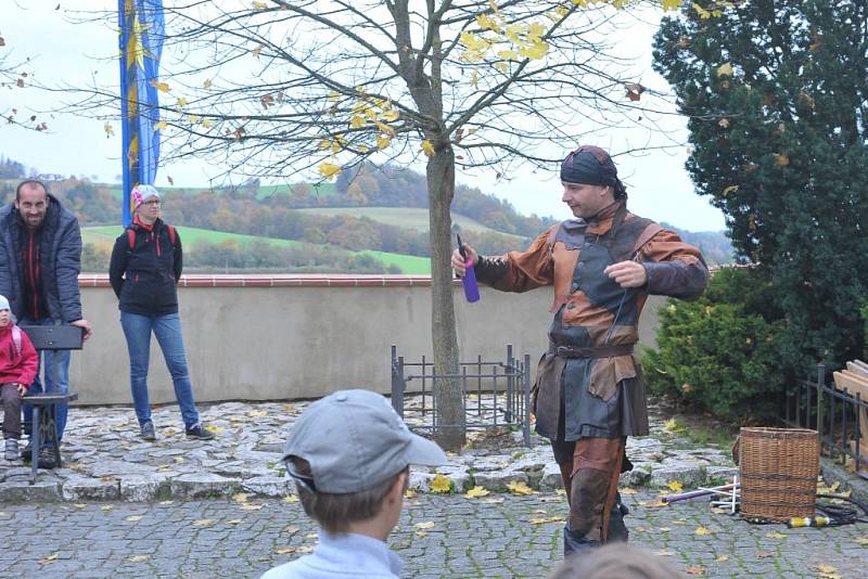 Hrad Český Šternberk ovládla historická atmosféra.