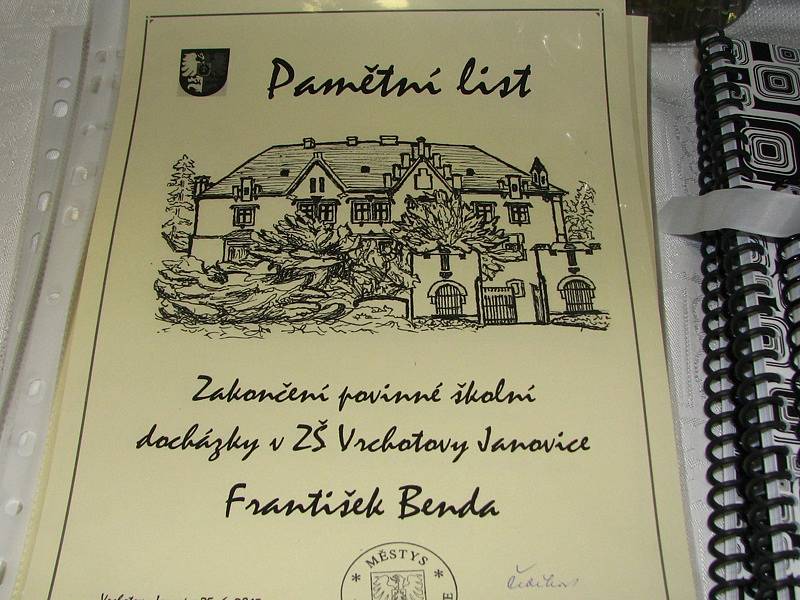 Rozloučení se žáky 9. třídy na vrchotojanovické radnici.