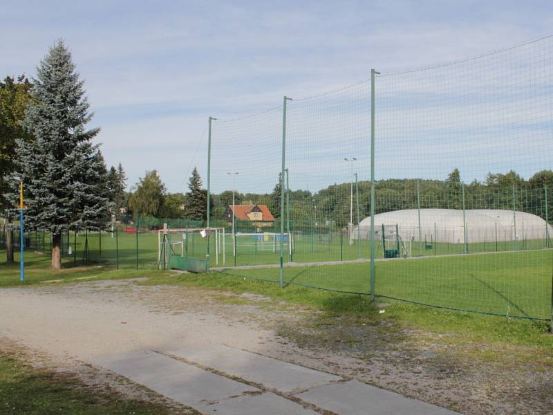 U zimního stadionu v Benešově vyroste do konce roku minihřiště s umělou trávou.