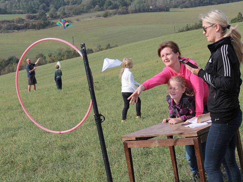 Při votickém dětském pouštění draků se vyřádili i rodiče.