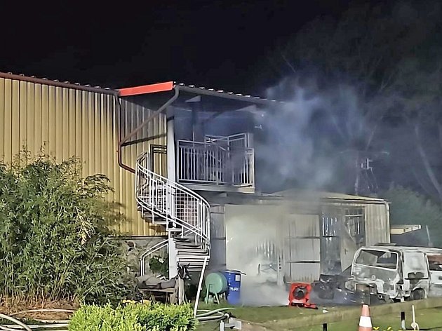 Ve Lštěni u Hostomic hořelo v sobotu 18. května v plechové garáži