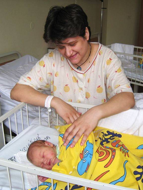 Ivaně a Zdeňkovi Kolářovým se 16. bžezna ve 4.30 narodila dcera Markéta. Po porodu vážila 3,9 kg a měřila 52 cm. Doma ve Všešímech na sestru čeká čtyřletý Zdeněk.