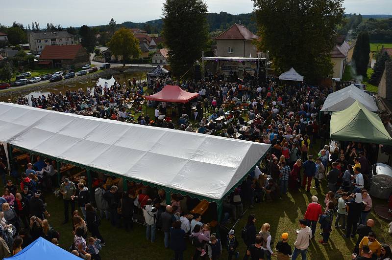 Svatováclavské slavnosti v Louňovicích pod Blaníkem.