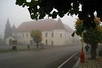 Mlha zahalila Podblanicko nejen ve čtvrtek 19. října, ale také v pátek 20. října.