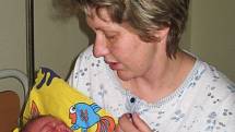 Manželům Pistoriusovým se 16. března ve 12.43 narodila dcera Karolína. Holčička po porodu vážila 3,45 kg a měřila 51 cm. v Pavlovicích setřičce postýlku chystá tříletý Tomášek.