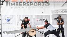 Z dřevorubecké soutěže Stihl Timbersports v zámeckém parku ve Vlašimi.