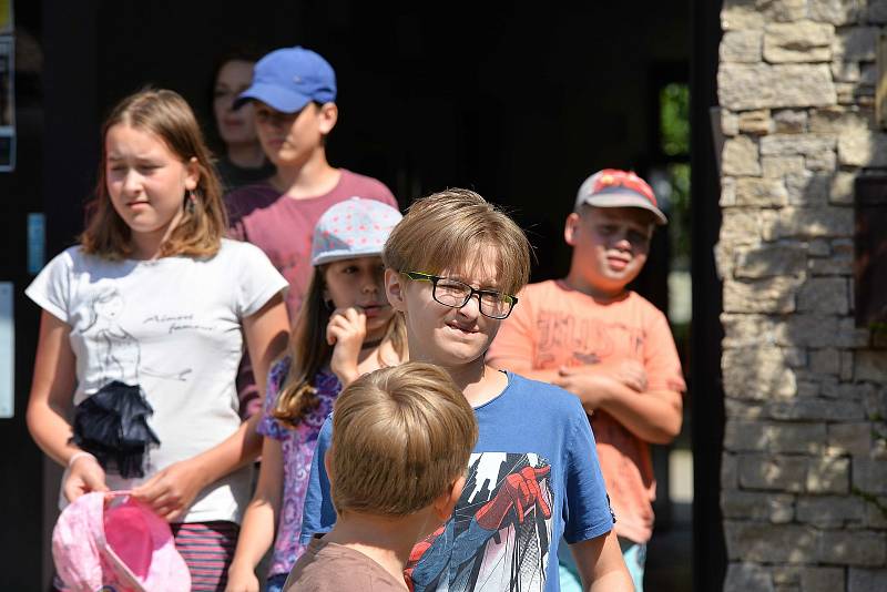 Křest nové sanitky pro zvířata Záchranné stanice pro živočichy Českého svazu ochránců přírody Vlašim.