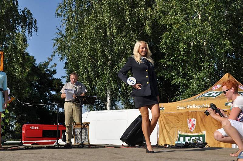 Hasičky Markéta Járková a Martina Papíková v Polsku reprezentovaly Benešovsko při soutěži o titul evropské Miss.