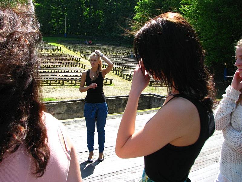 Pódiová zkouška na Miss hasička Středočeského kraje 2013 na Konopišti.