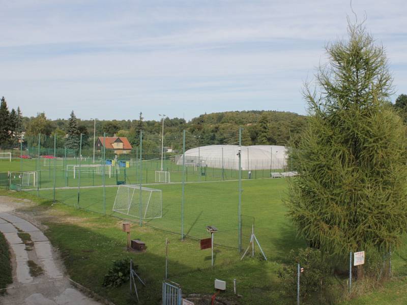 U zimního stadionu v Benešově vyroste do konce roku minihřiště s umělou trávou.