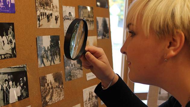 Výstavu historických fotografií zhlédli zájemci v louňovické galerii.