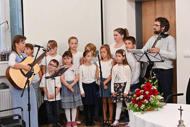 Ze slavnostního požehnání Komunitního centra Zahrada ve Vlašimi.