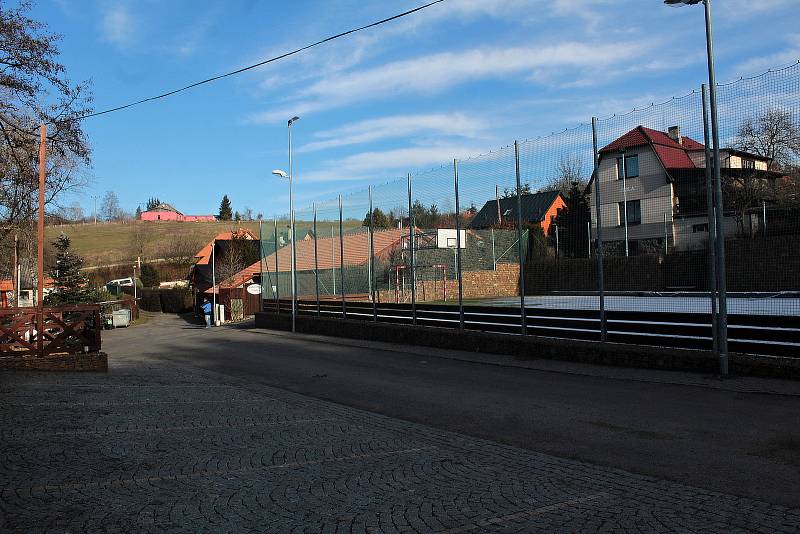 Město Votice vybuduje v osadě Amerika kanalizaci. Obyvatelé se na ni už těší a říkají: "Už aby to bylo!"