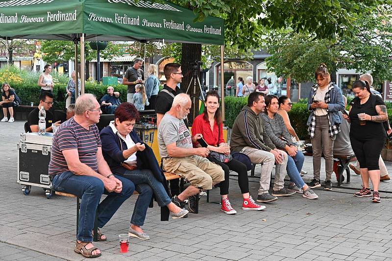 Benešov City Live a skladby v podání Bohemian Pink Floyd.